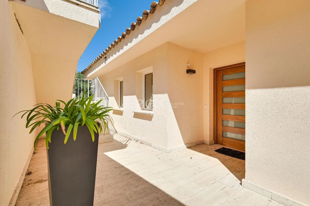 Exclusiva vila amb piscina i vistes panoràmiques a Platja d’Aro