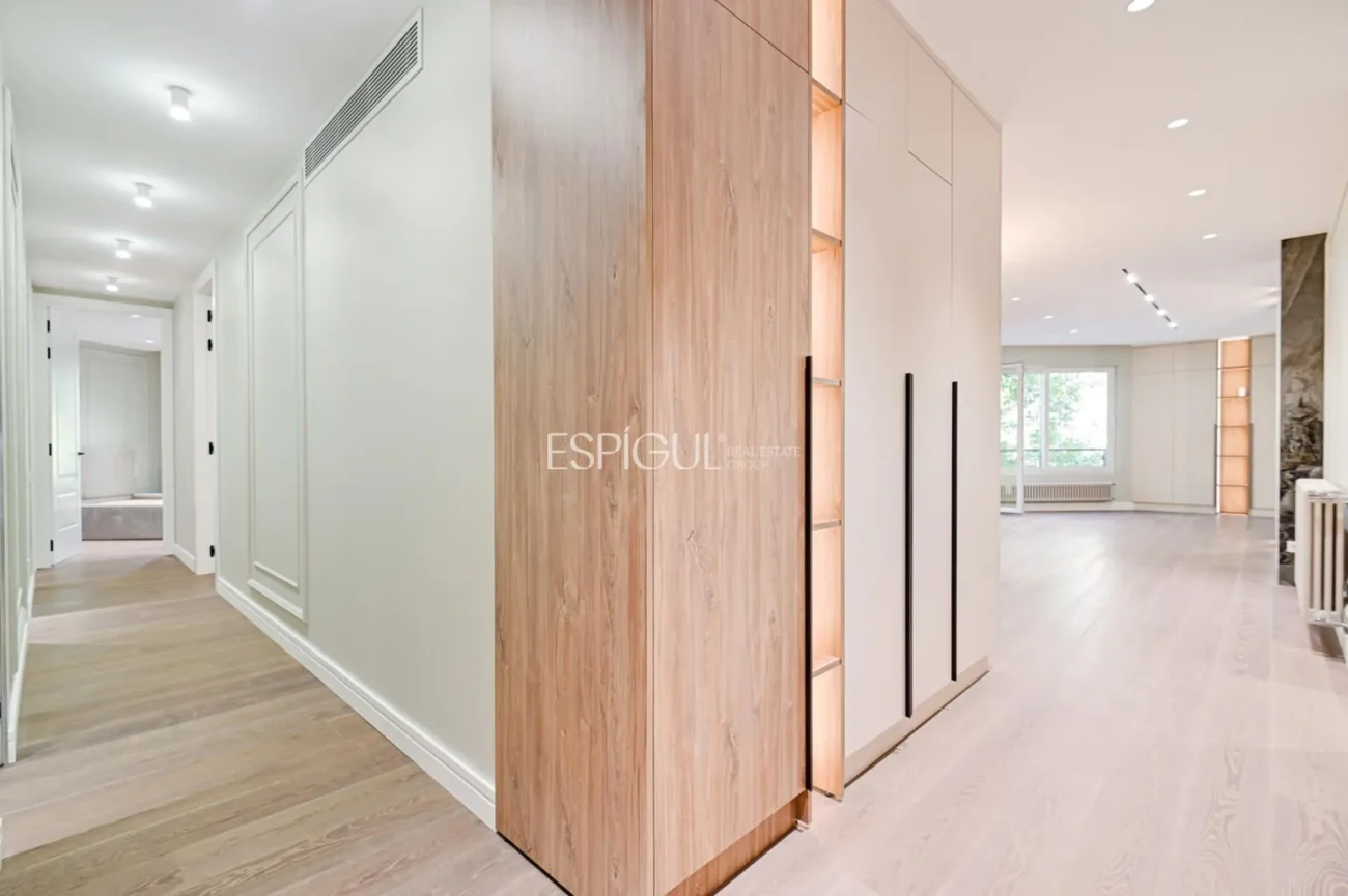 Exclusive Apartment for Sale on Calle Bruc, Barcelona