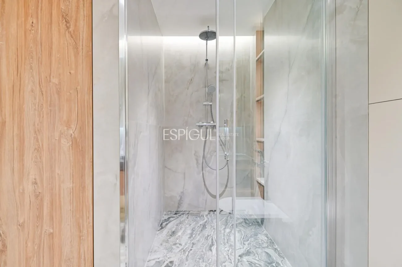 Exclusive Apartment for Sale on Calle Bruc, Barcelona
