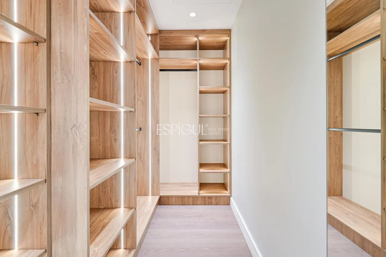 Exclusive Apartment for Sale on Calle Bruc, Barcelona