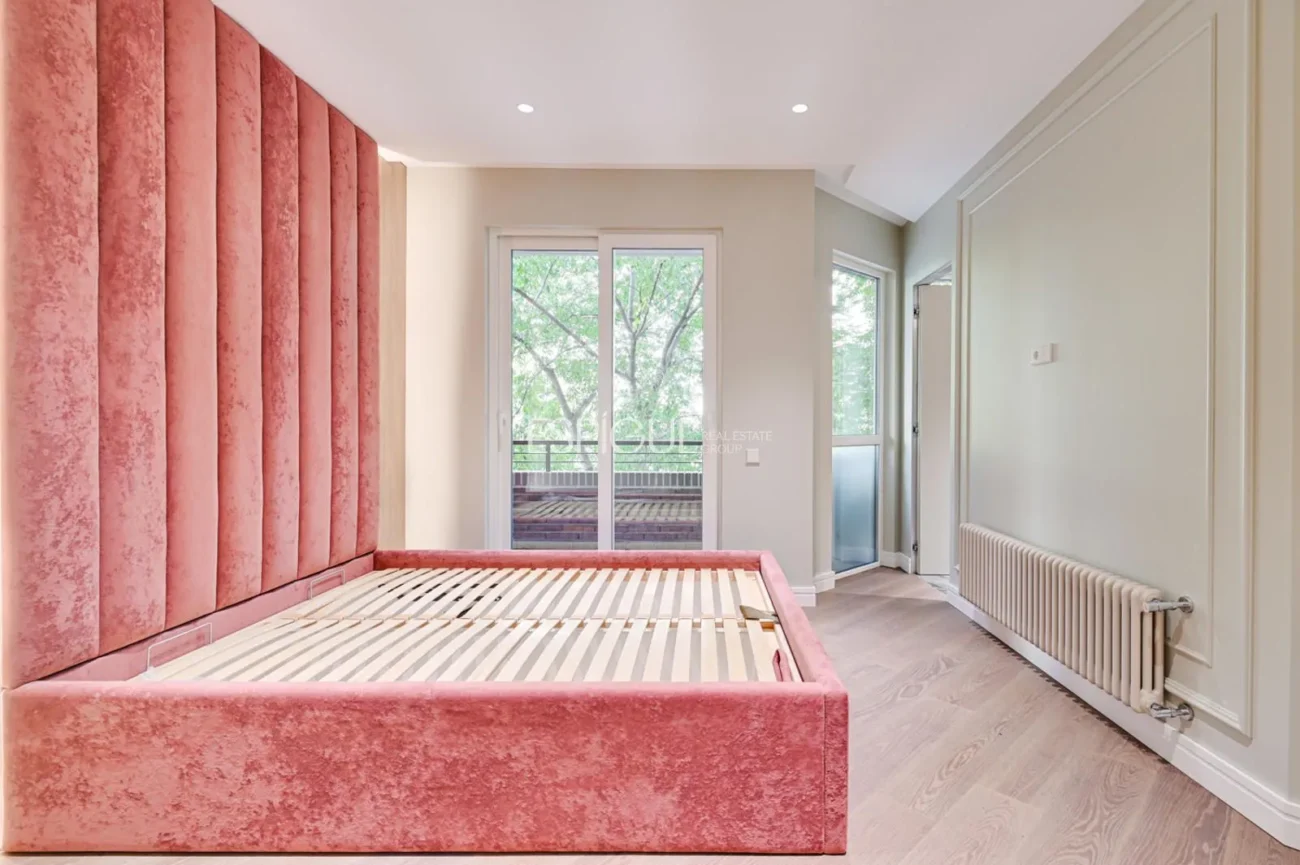 Exclusive Apartment for Sale on Calle Bruc, Barcelona