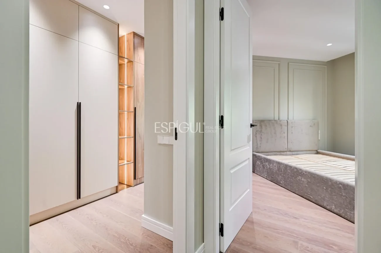 Exclusive Apartment for Sale on Calle Bruc, Barcelona