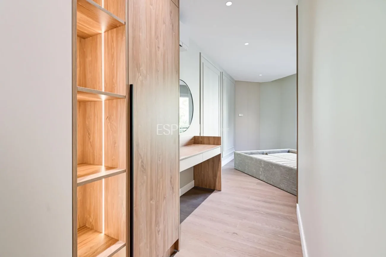 Exclusive Apartment for Sale on Calle Bruc, Barcelona