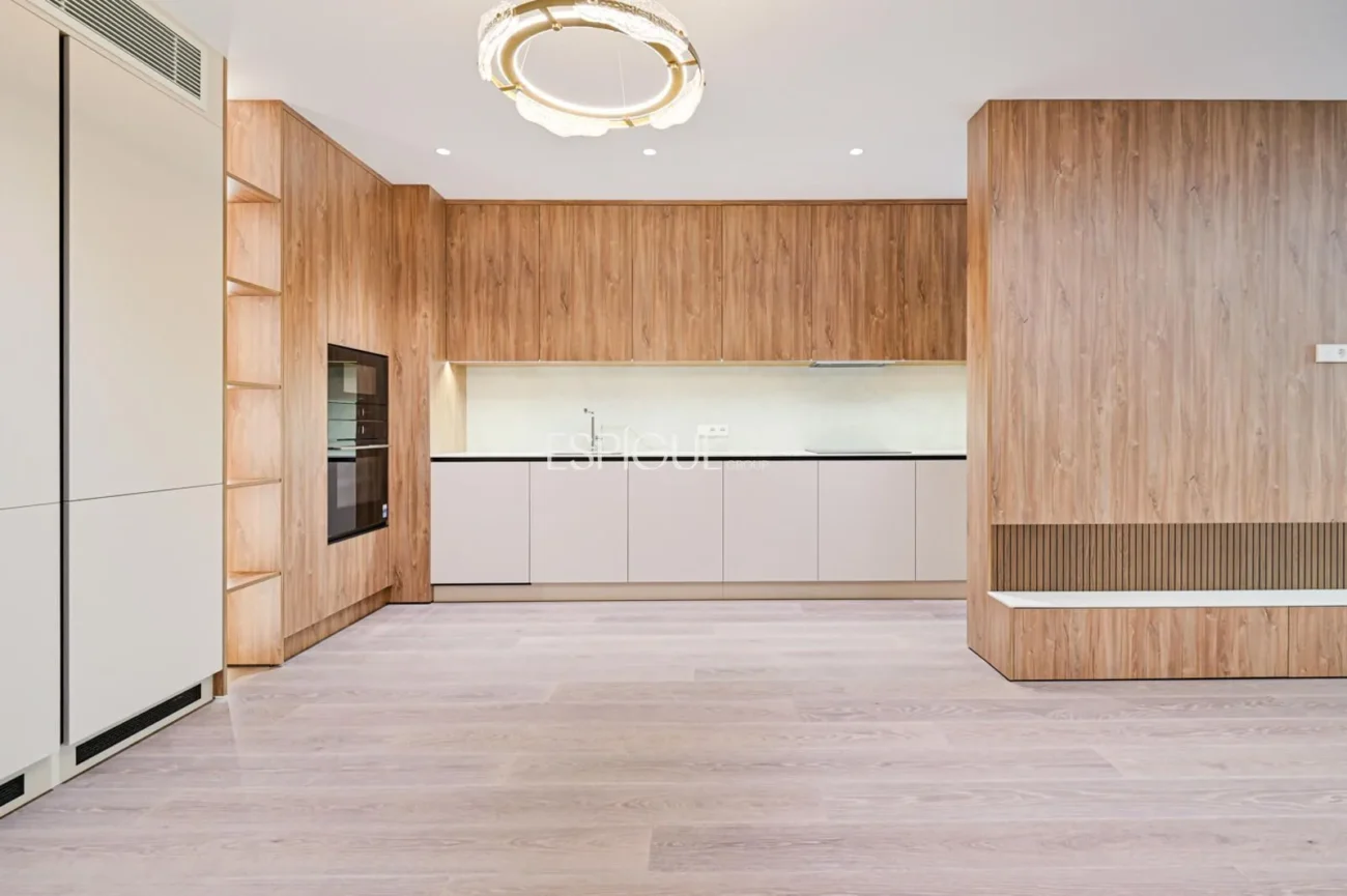 Exclusive Apartment for Sale on Calle Bruc, Barcelona