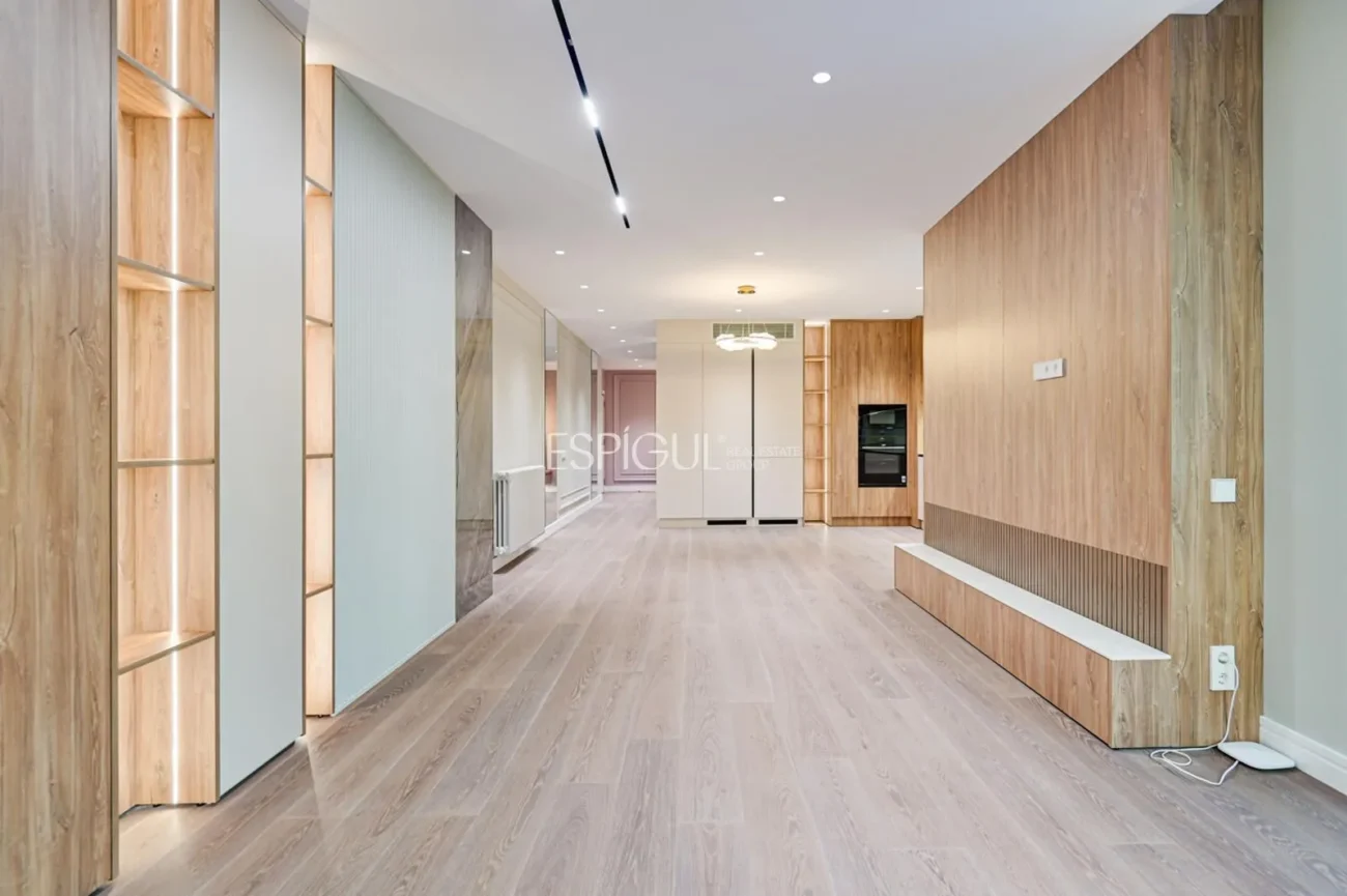 Exclusive Apartment for Sale on Calle Bruc, Barcelona