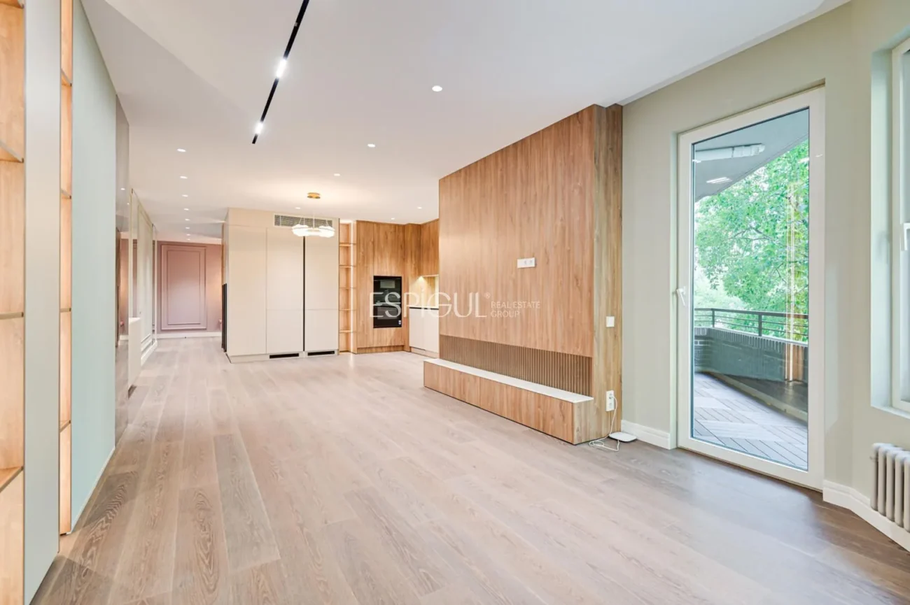 Exclusive Apartment for Sale on Calle Bruc, Barcelona