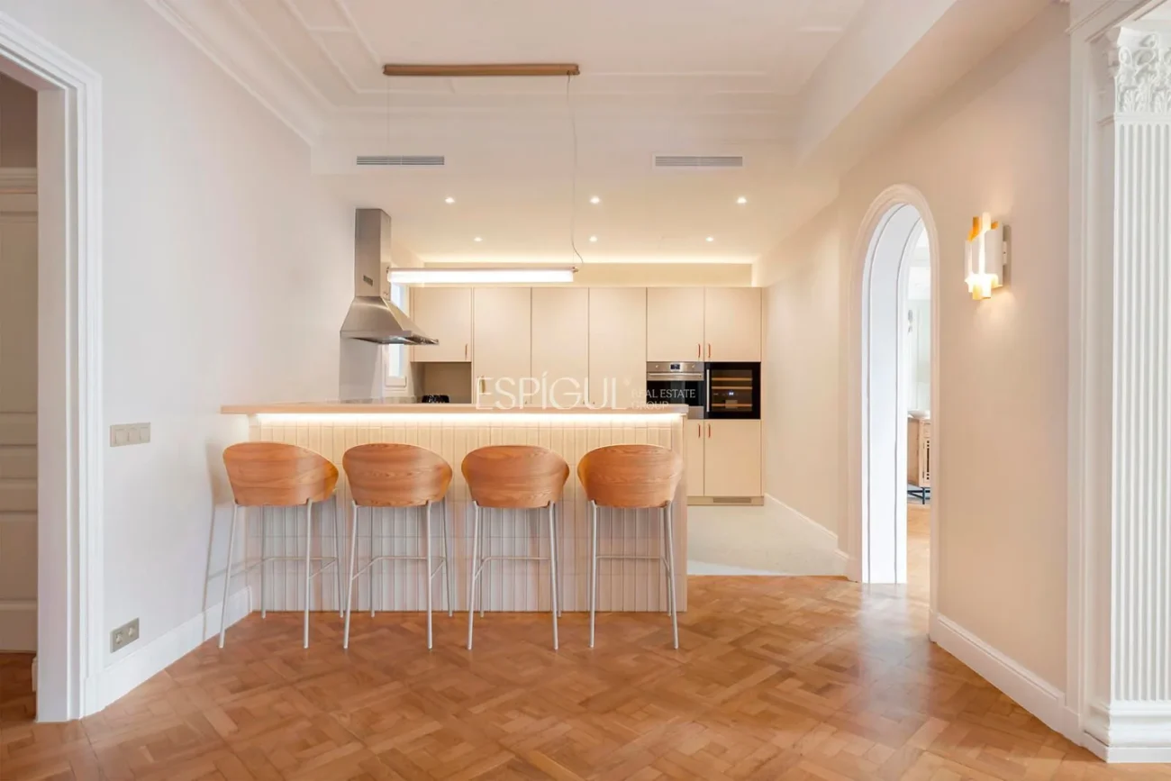 Exquisite Luxury Apartment for Sale in Sant Gervasi