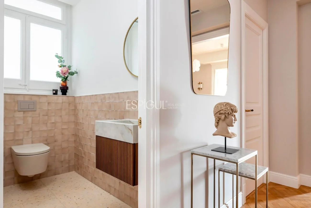 Exquisite Luxury Apartment for Sale in Sant Gervasi