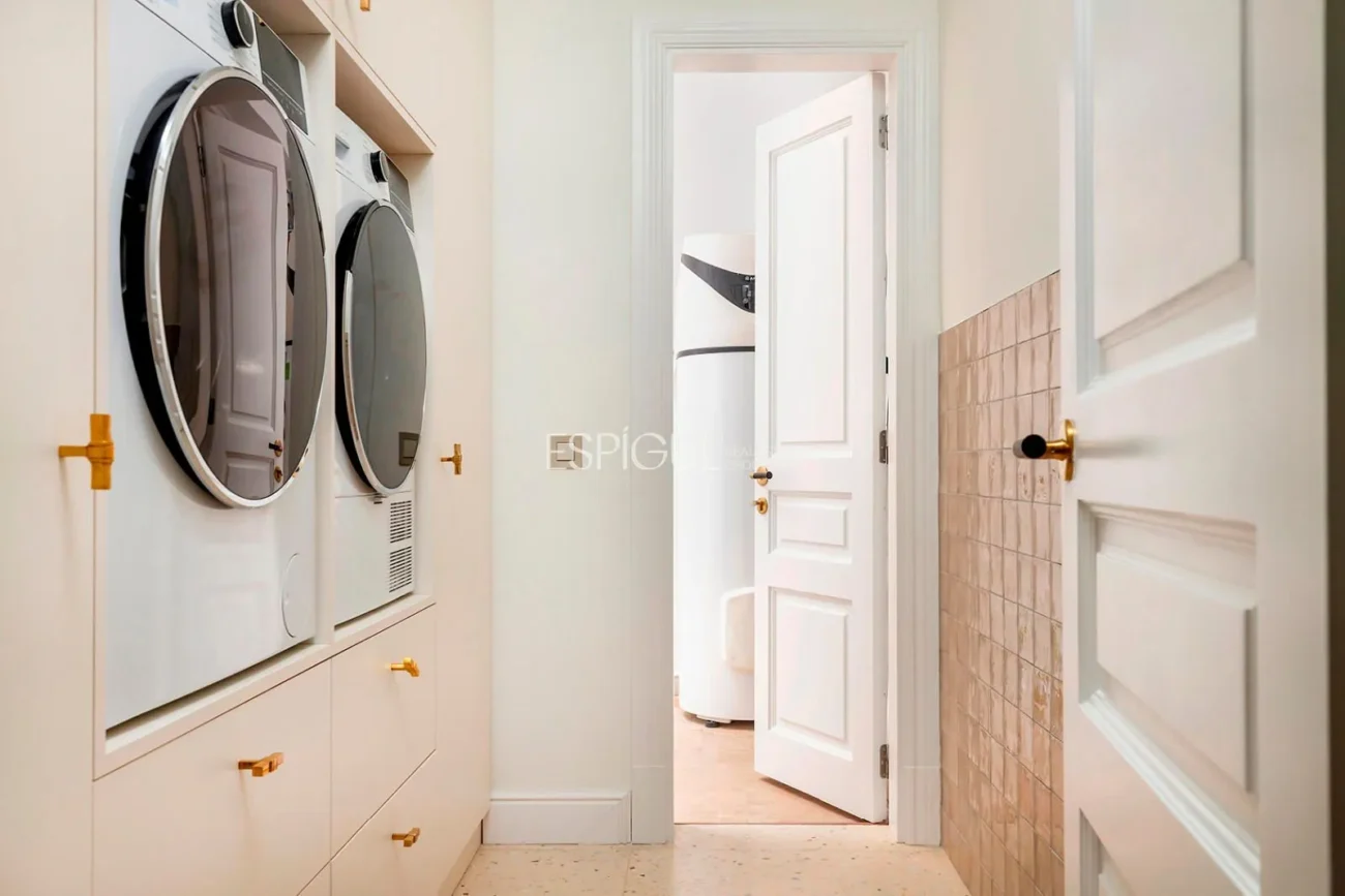 Exquisite Luxury Apartment for Sale in Sant Gervasi