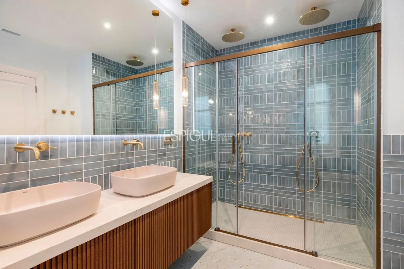Exquisite Luxury Apartment for Sale in Sant Gervasi