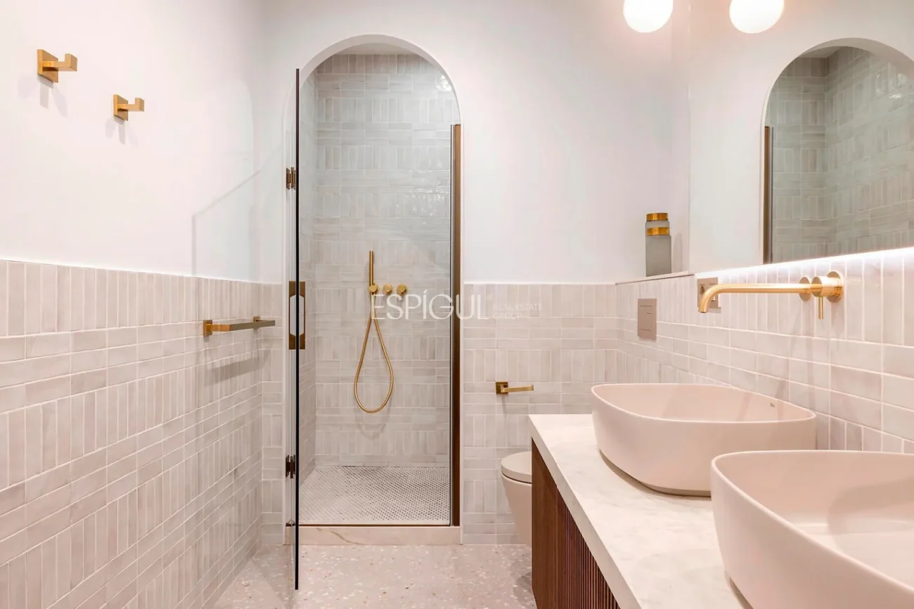Exquisite Luxury Apartment for Sale in Sant Gervasi