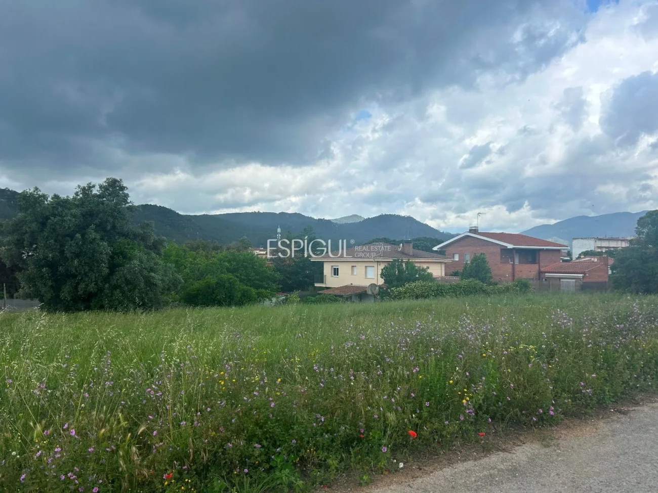 Parcel·la ideal en venda a Santa Coloma