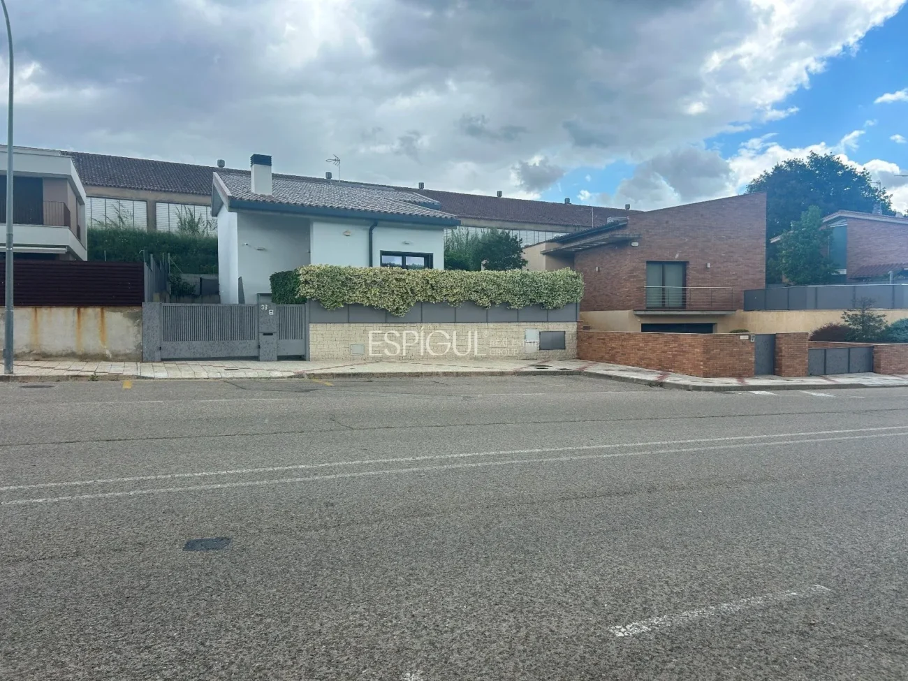 Ideal parcela en venta en Santa Coloma