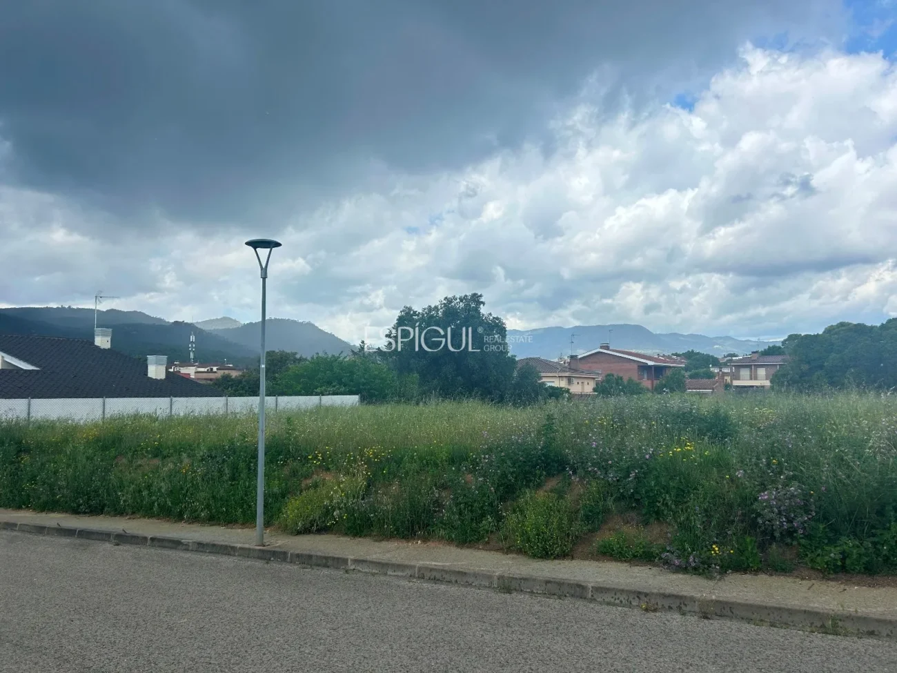 Ideal parcela en venta en Santa Coloma