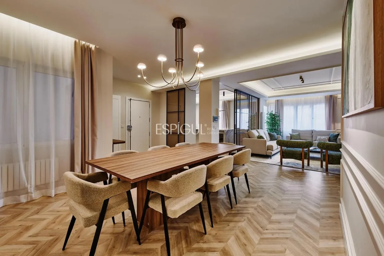 Makellose Wohnung mit Balkon in Diego de León, Stadtteil Salamanca