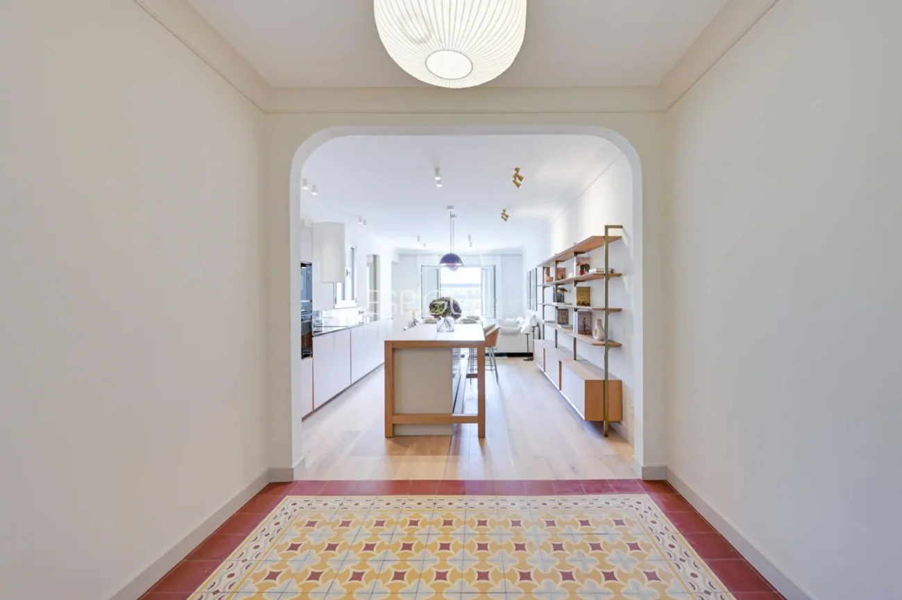 Magnificent Renovated Apartment on Avenida De Sarriá