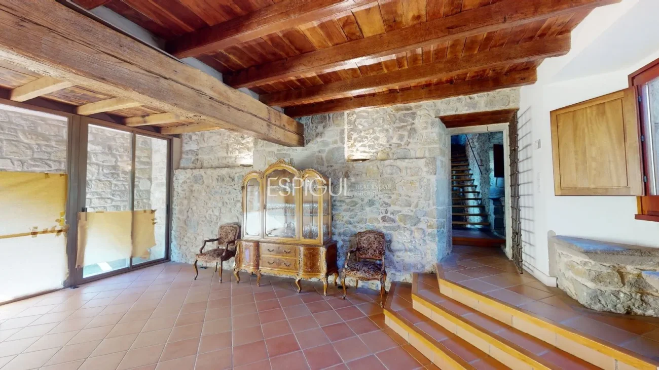 Masia totalment reformada amb encant