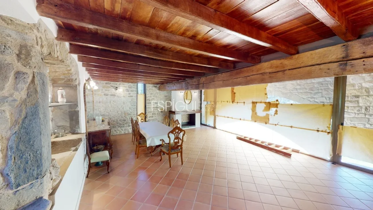 Masia totalment reformada amb encant