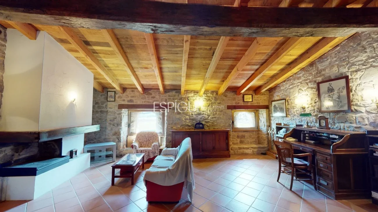 Masia totalment reformada amb encant