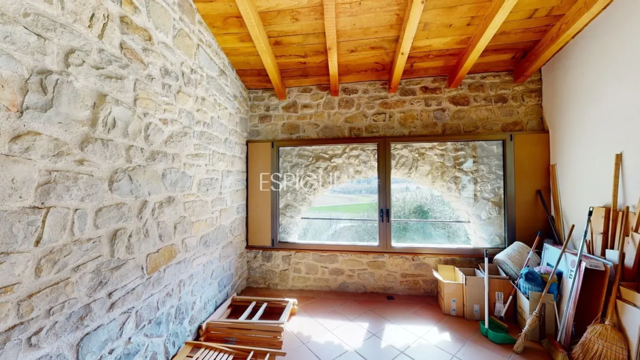 Masia totalment reformada amb encant