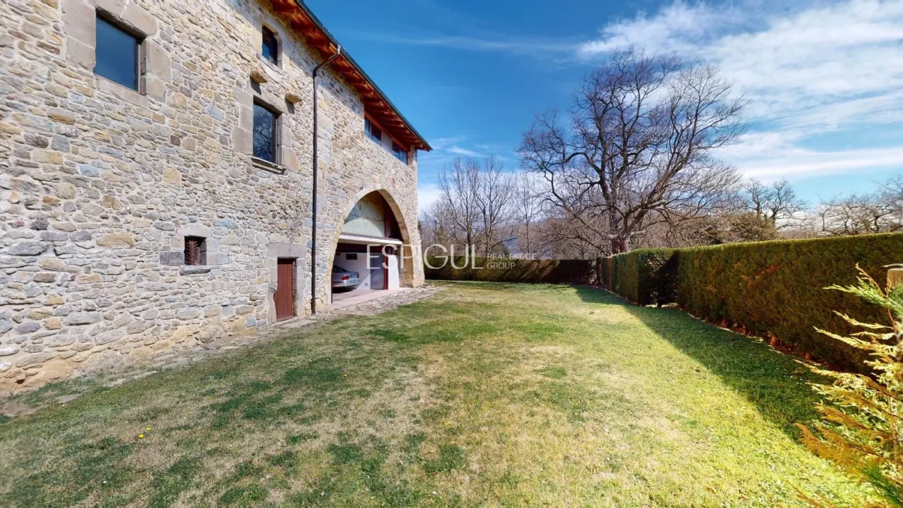 Masia totalment reformada amb encant