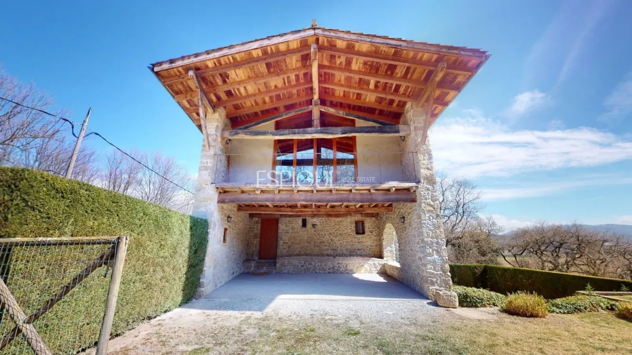 Masia totalment reformada amb encant