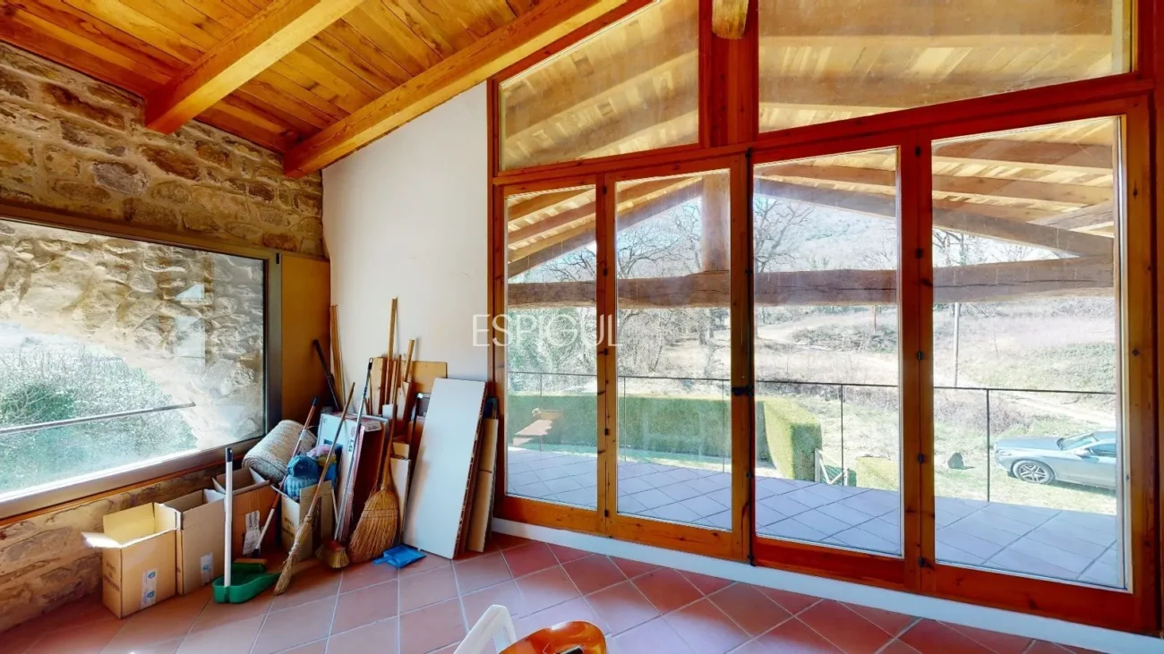 Masia totalment reformada amb encant