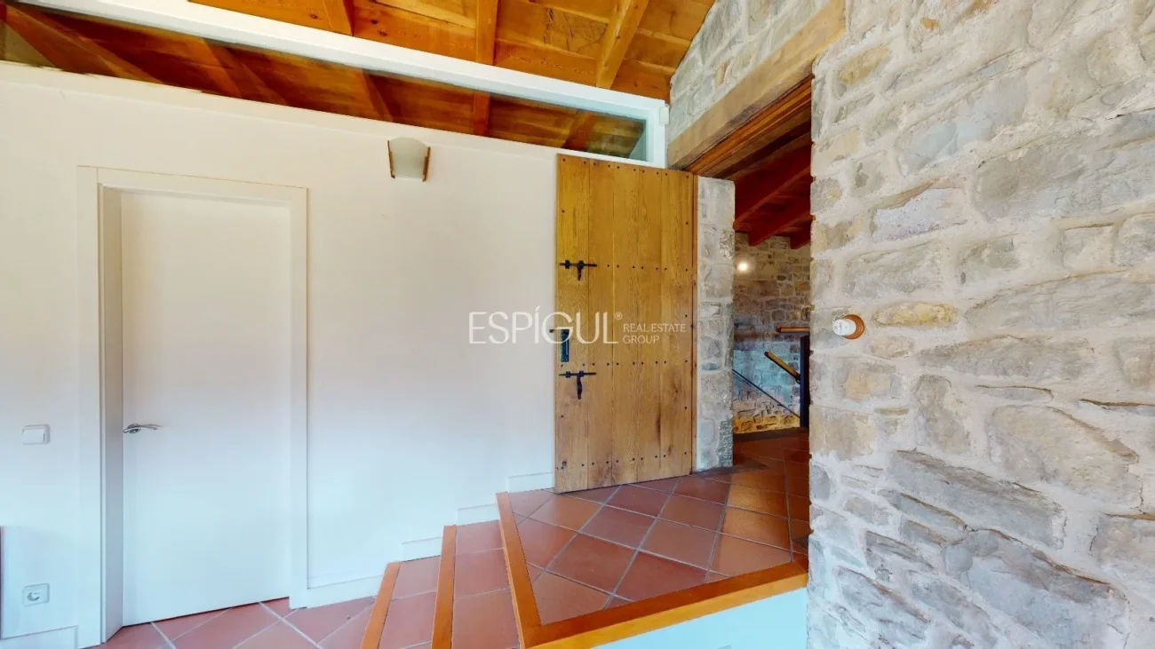 Masia totalment reformada amb encant