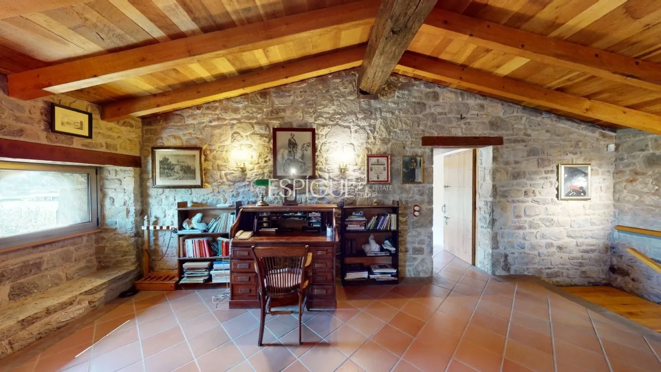 Masia totalment reformada amb encant