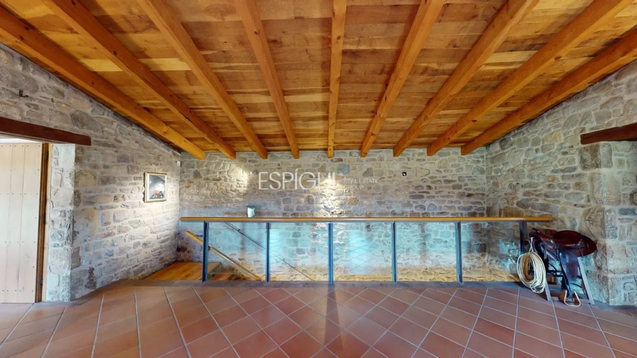 Masia totalment reformada amb encant
