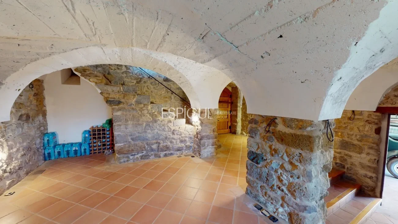 Masia totalment reformada amb encant