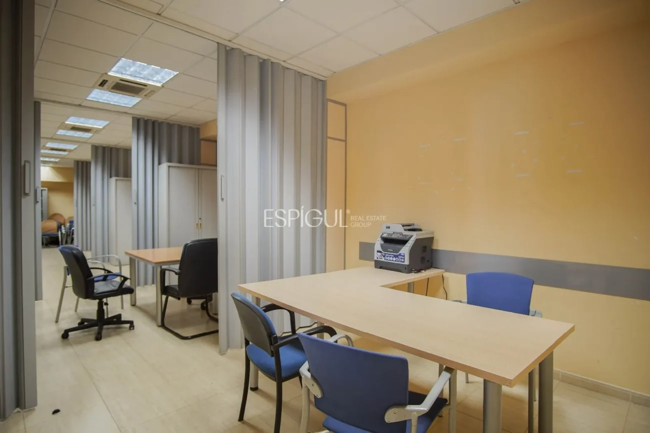 Bureau à louer à Domeny, Gérone.