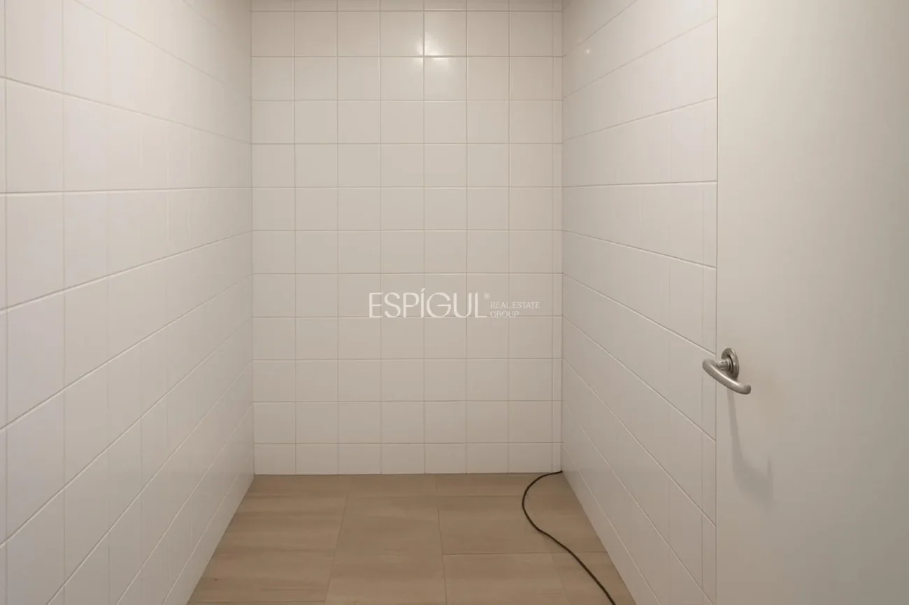 Investment Opportunity in Girona – Premises with Guaranteed Profitability