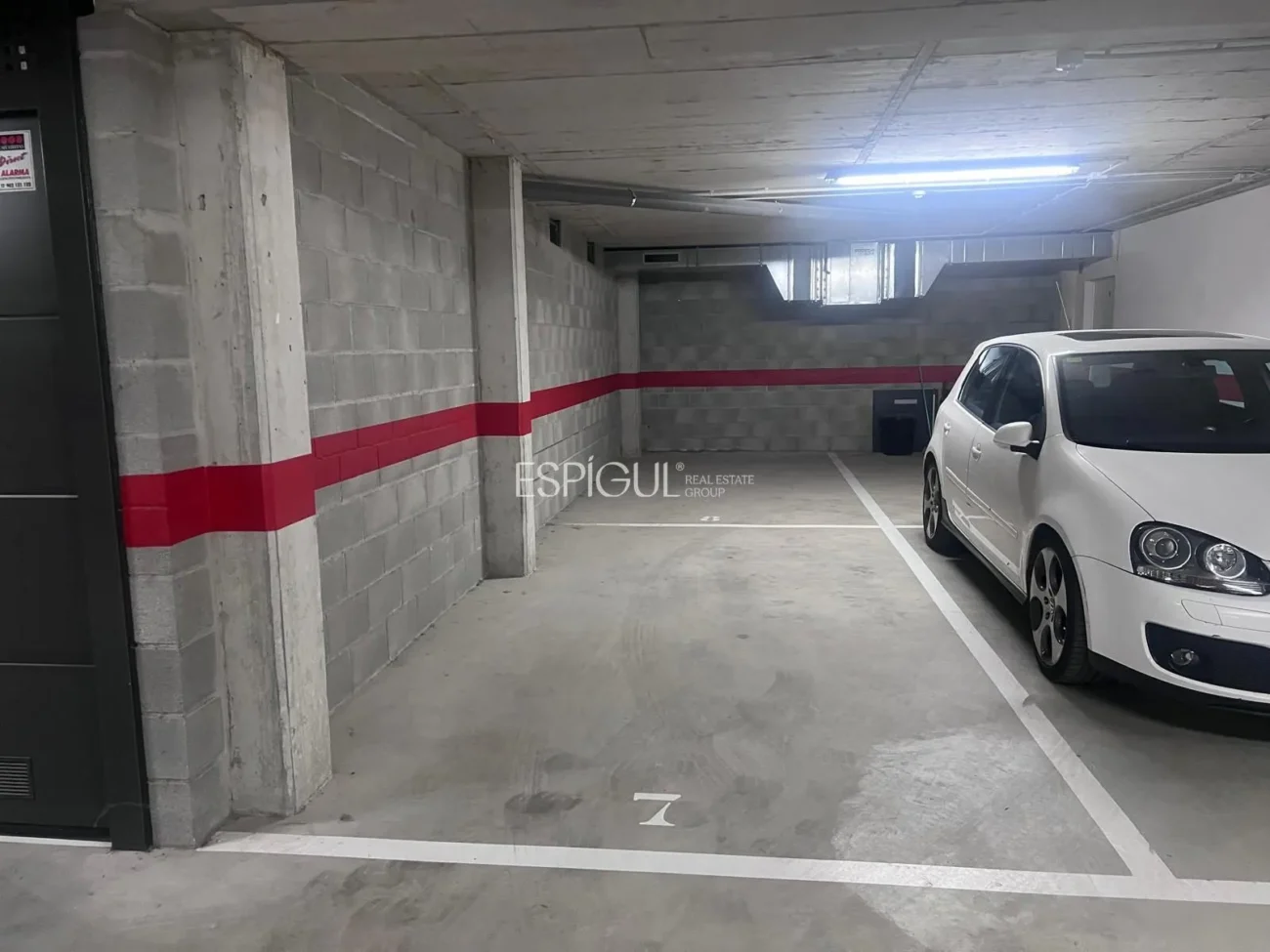 Parkplatz im Zentrum von Fornells de la Selva