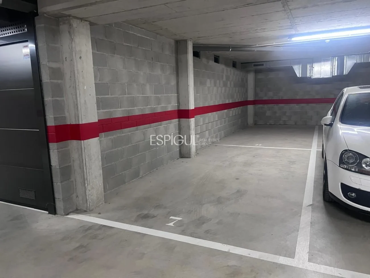 Parkplatz im Zentrum von Fornells de la Selva