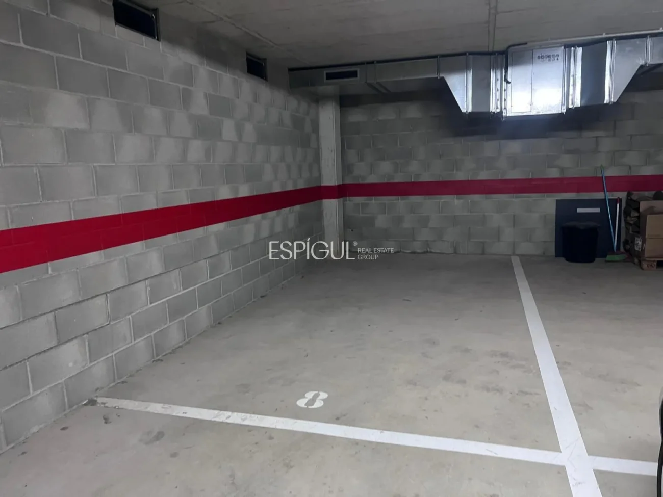 Parkplatz im Zentrum von Fornells de la Selva