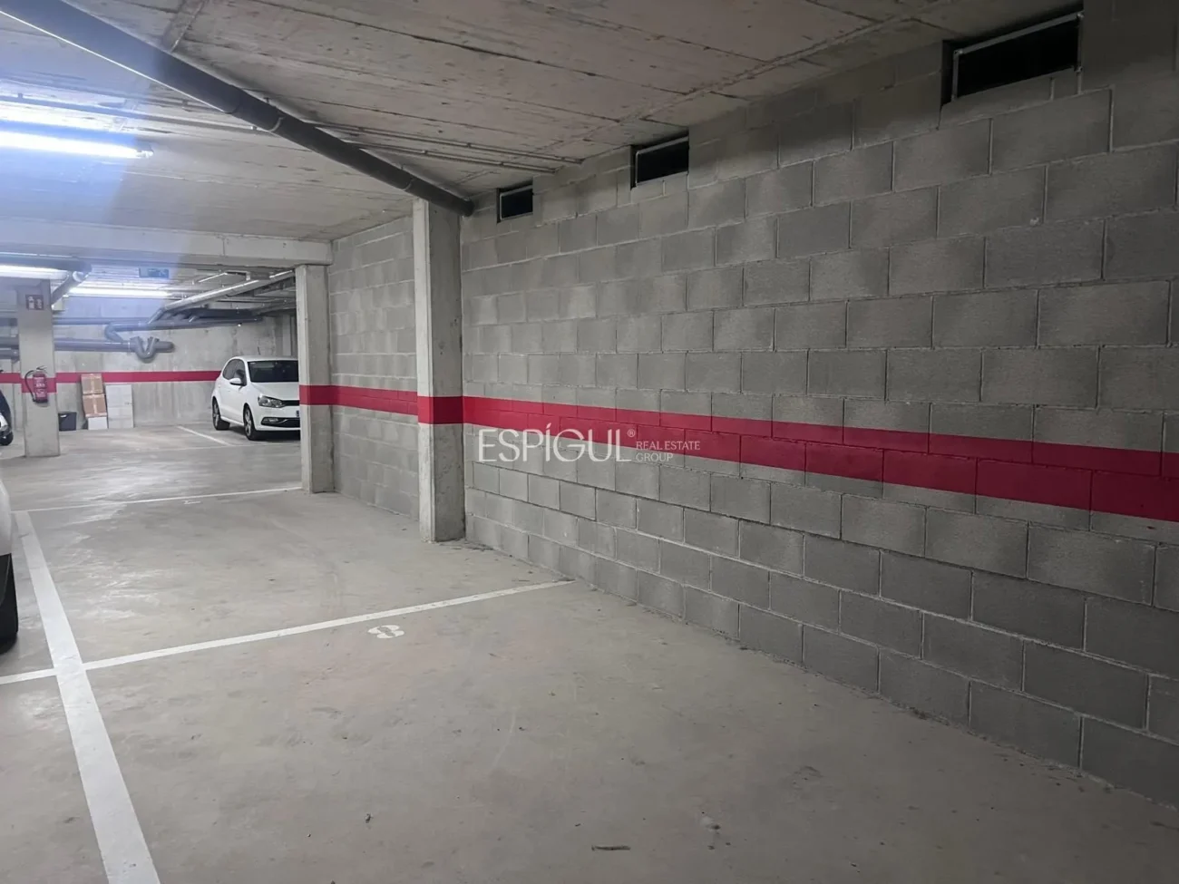 Parkplatz im Zentrum von Fornells de la Selva