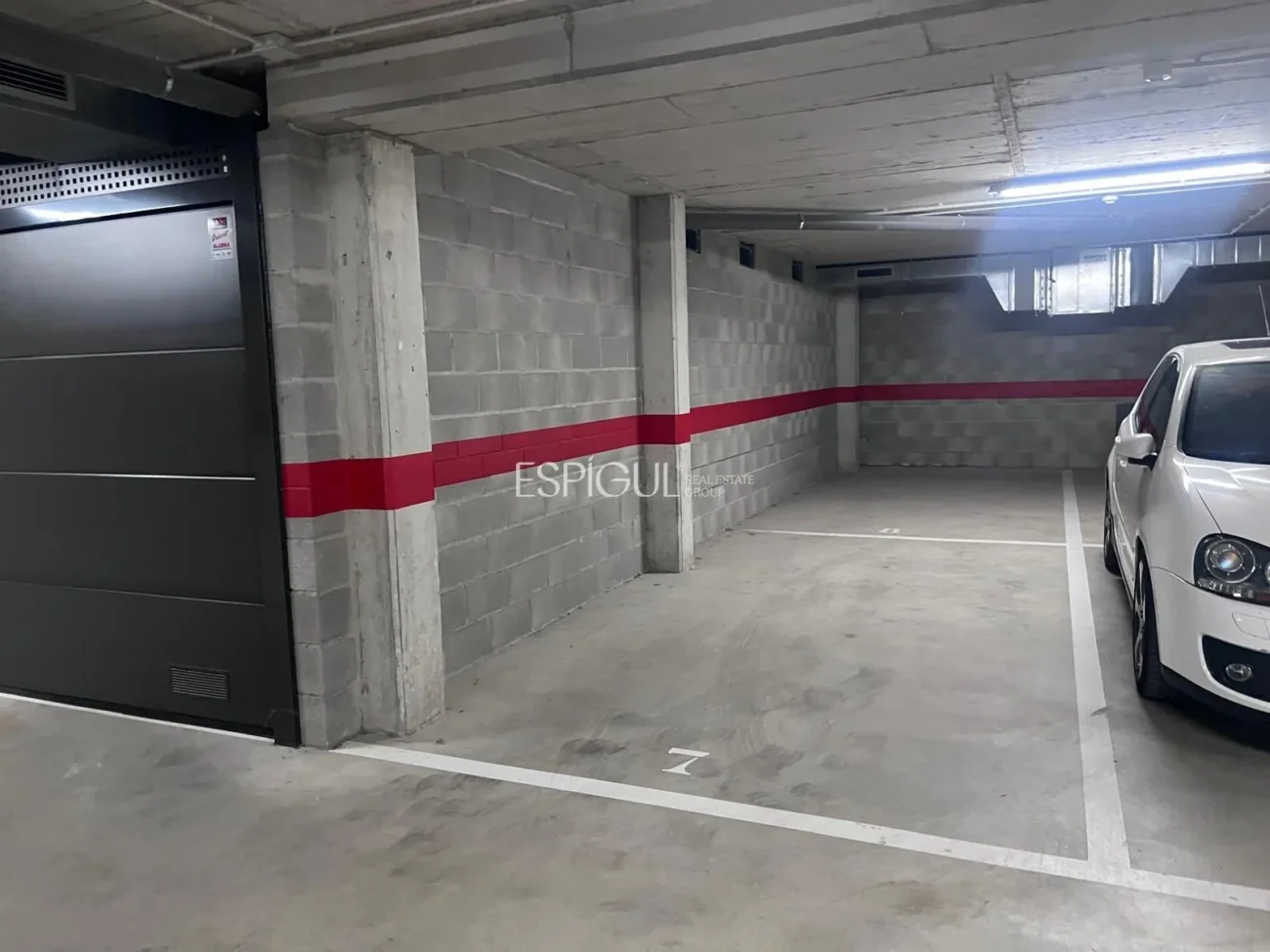Parkplatz im Zentrum von Fornells de la Selva