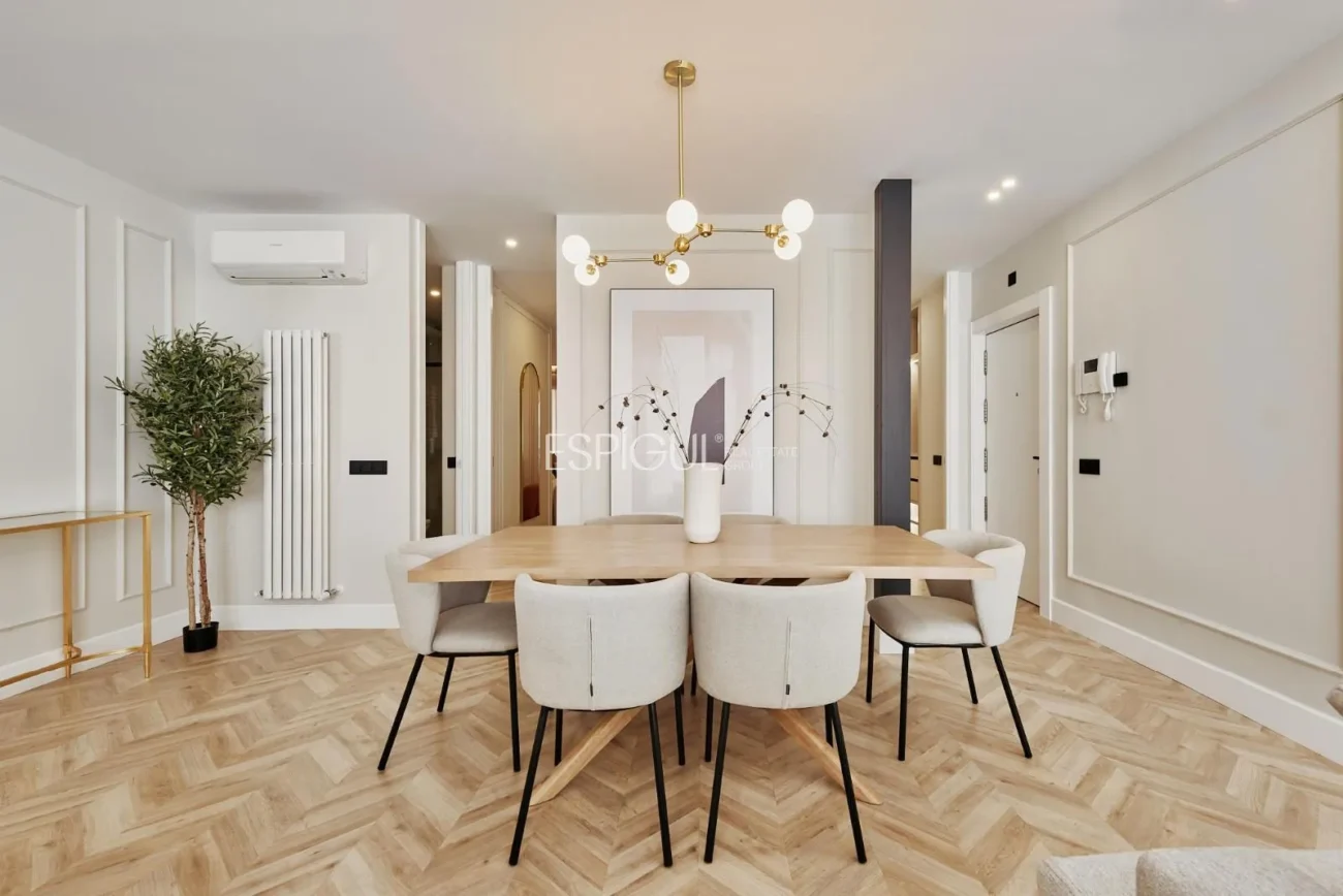 Appartement dans un immeuble avec piscine, Calle General Oraa, Lista
