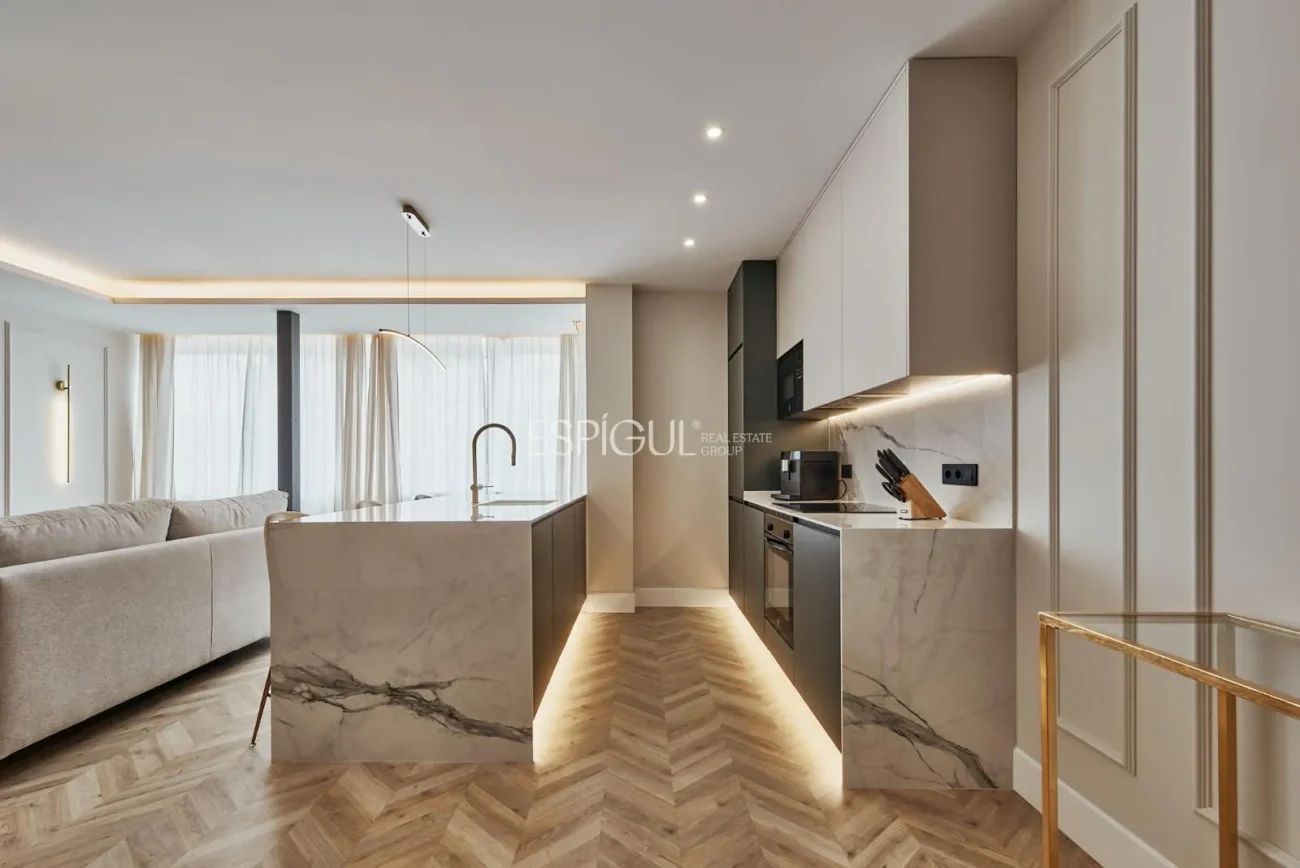 Appartement dans un immeuble avec piscine, Calle General Oraa, Lista