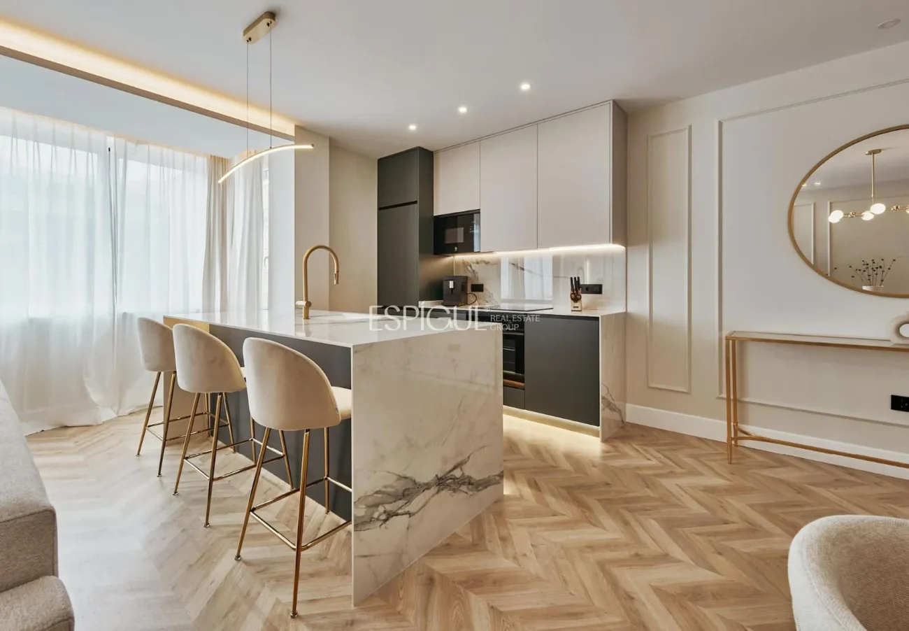 Appartement dans un immeuble avec piscine, Calle General Oraa, Lista