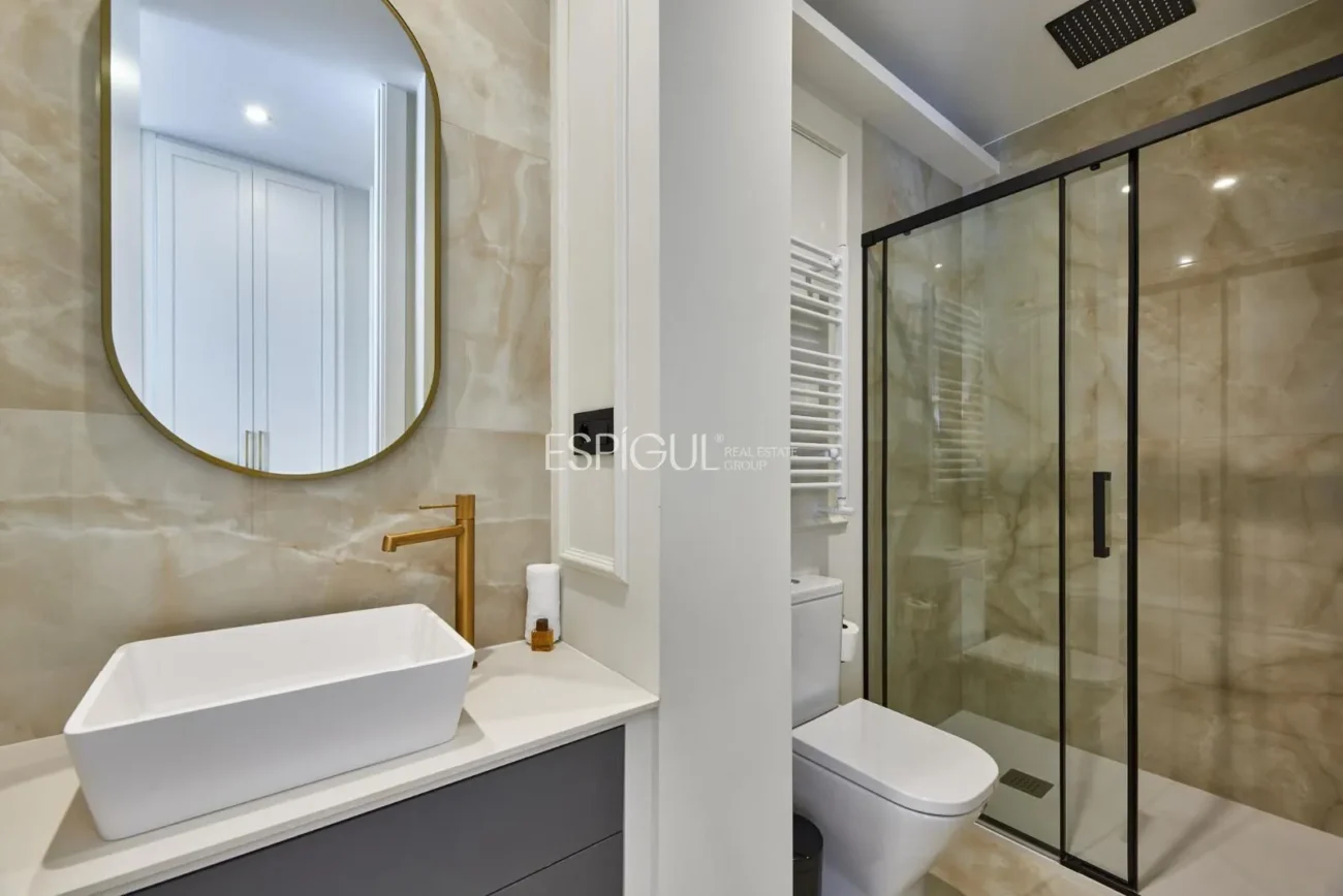Appartement dans un immeuble avec piscine, Calle General Oraa, Lista