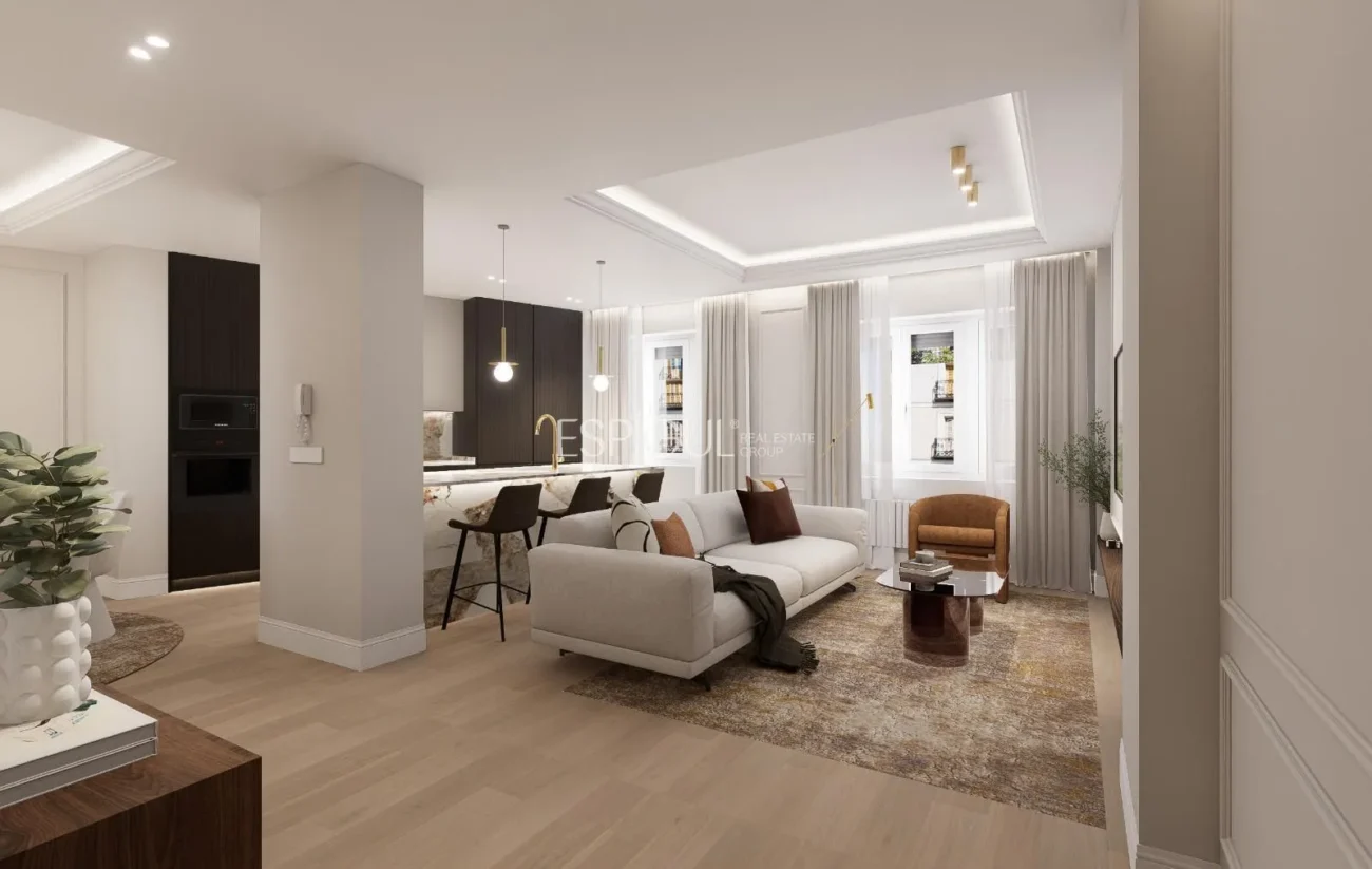 Renovated Apartment for Sale on Calle Padilla, Lista