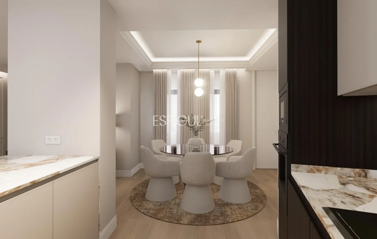 Renovated Apartment for Sale on Calle Padilla, Lista