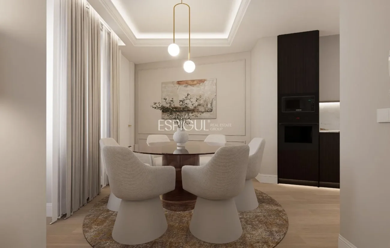Renovated Apartment for Sale on Calle Padilla, Lista