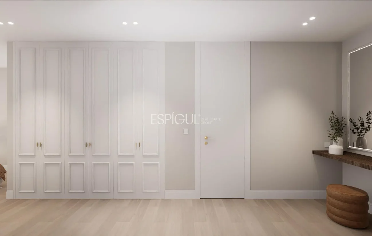 Renovated Apartment for Sale on Calle Padilla, Lista