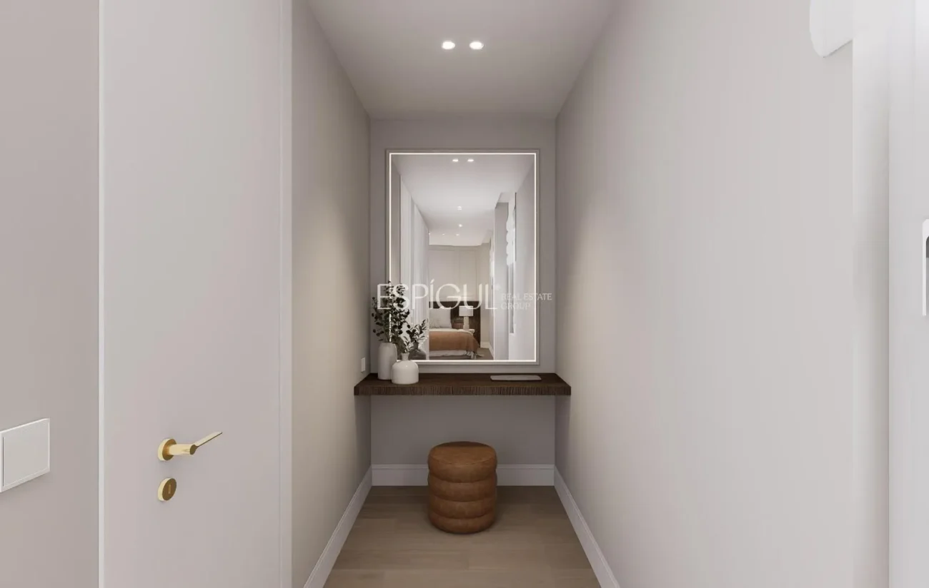 Renovated Apartment for Sale on Calle Padilla, Lista