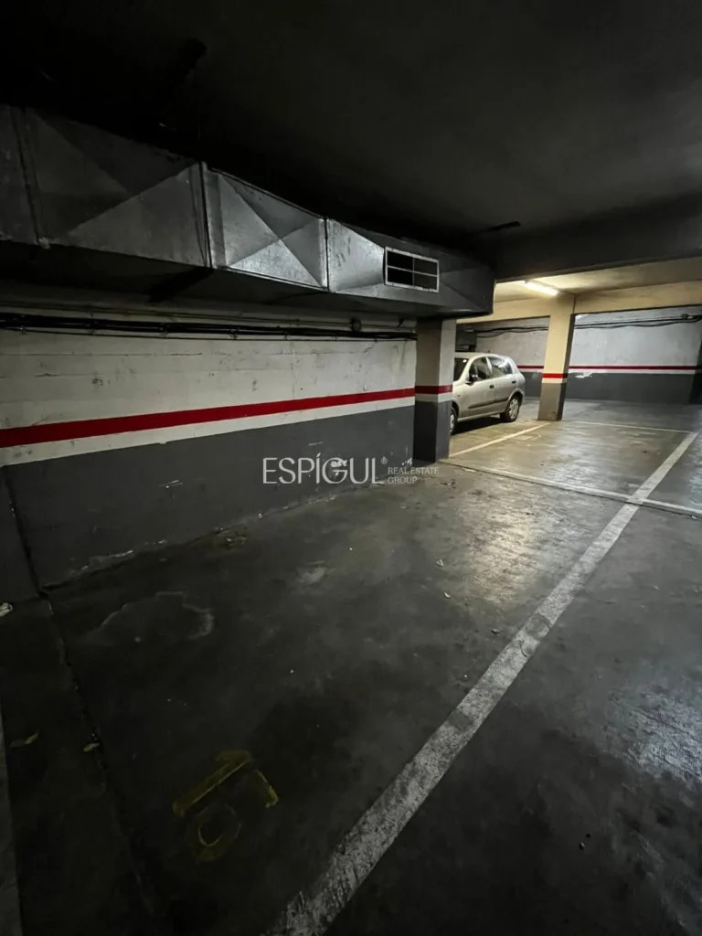 Plaza de aparcamiento en venta en Fontajau 1