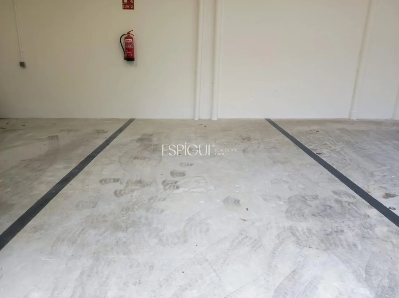 Place de parking au rez-de-chaussée à Gérone – Químics