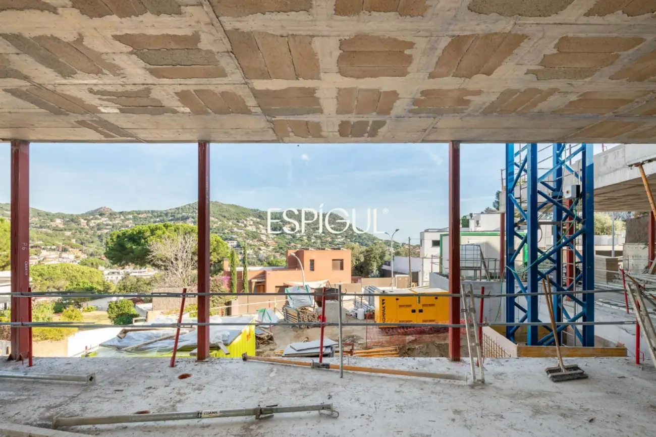 Proyecto exclusivo en el corazón de Cabrils – elegancia, luz y arquitectura contemporánea